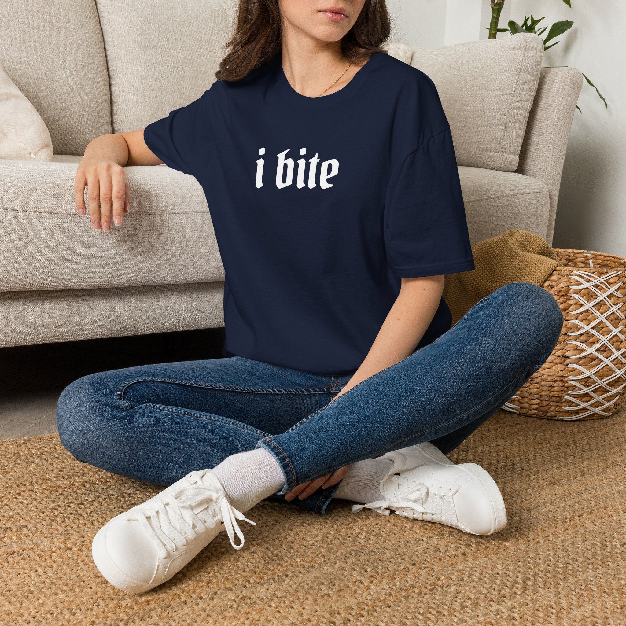 I Bite Graphic T-Shirt — Funny Gothic Script Tee for Bold Casual Wear