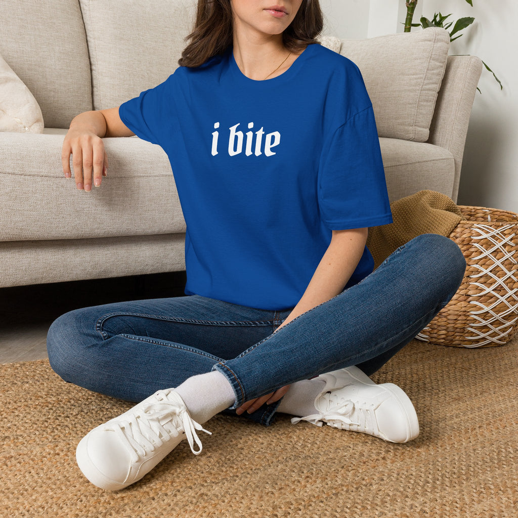 I Bite Graphic T-Shirt — Funny Gothic Script Tee for Bold Casual Wear